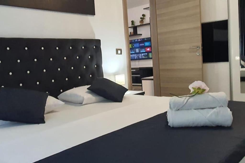 Alezzy Reasort Luxury Apartment 81 Prima Linie La Mare Năvodari Esterno foto