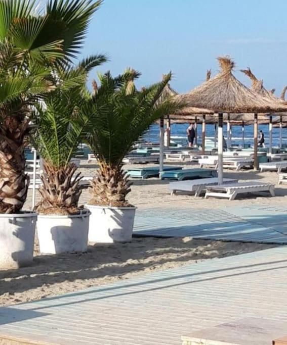 Alezzy Reasort Luxury Apartment 81 Prima Linie La Mare Năvodari Esterno foto