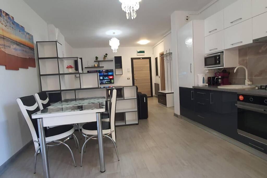 Alezzy Reasort Luxury Apartment 81 Prima Linie La Mare Năvodari Esterno foto
